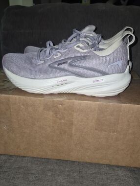 Brooks Glycerin 22 Women’s Lavender Running Shoes No Box